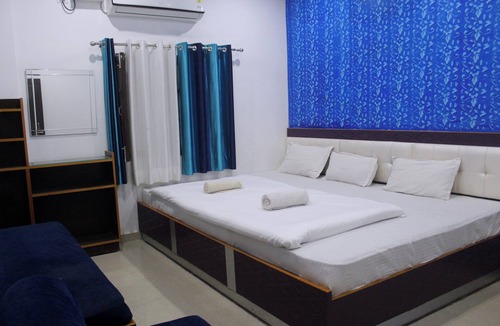 Rishikesh Hotel | Laugh Tale Hostel