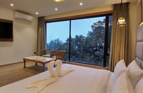 Mallital Resort | Lawrence Tungsten Resort