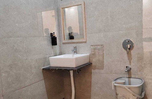 Barsana Hotel | Laxmi Seva Sadan Laxmi Hotel