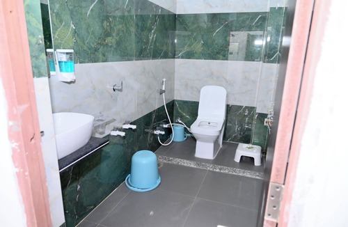 Manawar Hotel | Laxminarayan Hotel