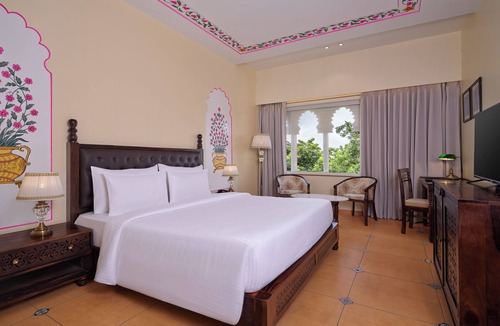 Vadodara Hotel | Laxminarayan Palace Hotel by ROHL