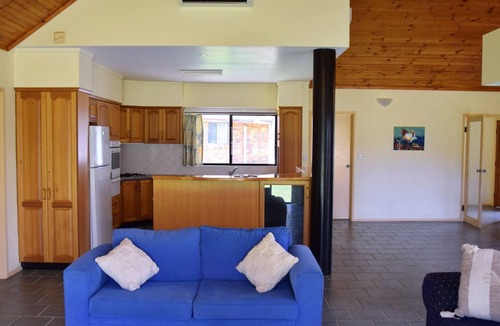 Hat Head House | Lazy Choose-Day is a delightful three-bedroom holiday home in the heart of picturesque Hat Head.