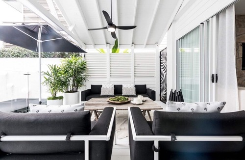 Mermaid Beach House | Le Palms - A Beach House, Pool