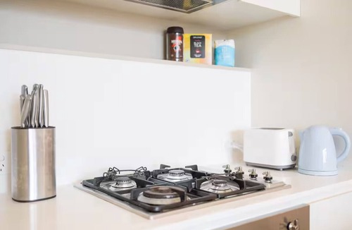 Macquarie Park Apartment | Light-Filled 2-bedroom apartment in Macquarie Park with Parking pool and gym