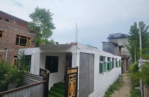 Rajbagh Bed & Breakfast | Light Of Kashmir homestay
