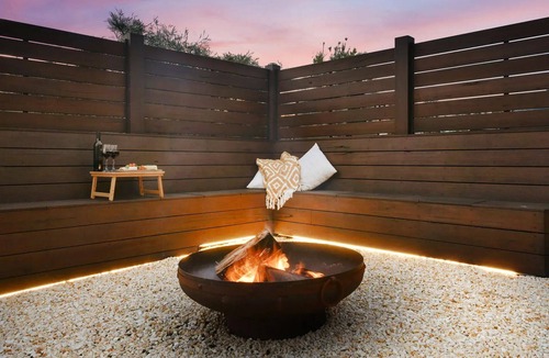 Keinbah House | Lilies Lakeside Spa Villa - 2 Bedroom - Escape in style to Lilies luxury retreat