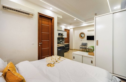Gurugram Hotel | Lime Tree Luxury Studio