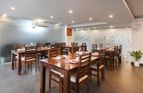 DLF Phase 3 Hotel | Limewood Stay - Cyber City