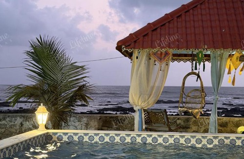 Murud Villa | Line and Tide Sea Facing Luxurious Rock Villa With Infinity Pool