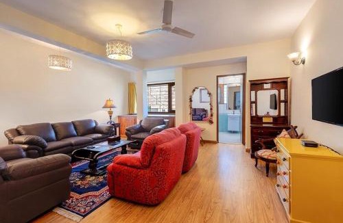 Gagar Villa | Lions Den Terrace Wing 4 BD Villa cook staff