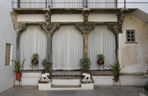 Udaipur City Centre Hotel | Little Garden Guest House