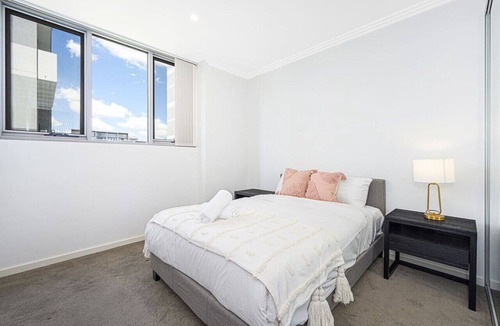 Liverpool Apartment | Liverpool Stunny Modern Apt |Wifi &Parking