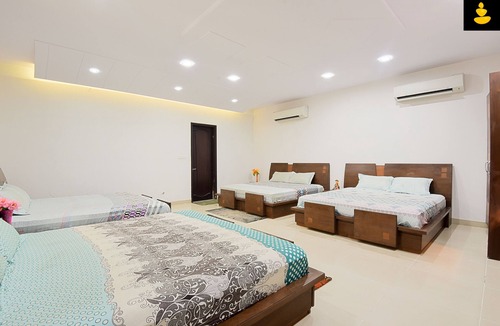 Jaipur House | LivingStone 4 BHK Farmhouse in Pink City