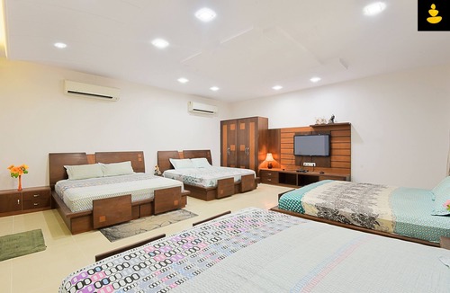 Jaipur House | LivingStone 4 BHK Farmhouse in Pink City