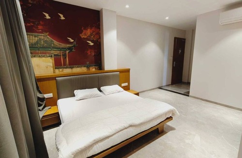 Hinganghat Hotel | LL Palace