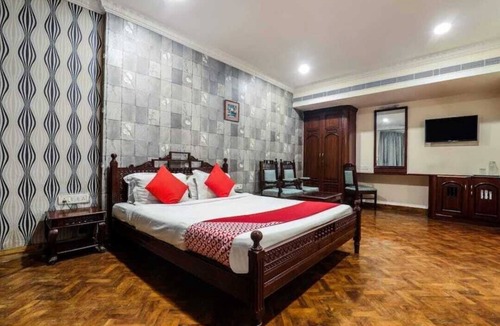 Ameerpet Hotel | LNV Hotels-Athithi Inn