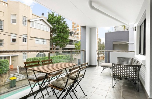 Coogee Apartment | Lovely 2-Bed with Balcony