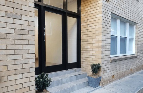 Wollongong CBD Apartment | Luxe 2BR Unit - Pet Friendly - Walk To Beach - CBD