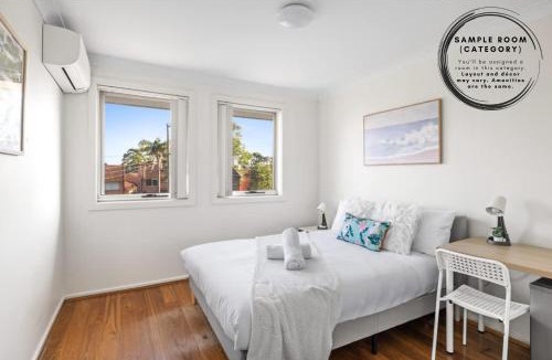 Panania House | Luxe Double Room in Panania - Nearby Stations & Shops - Shared Bathroom