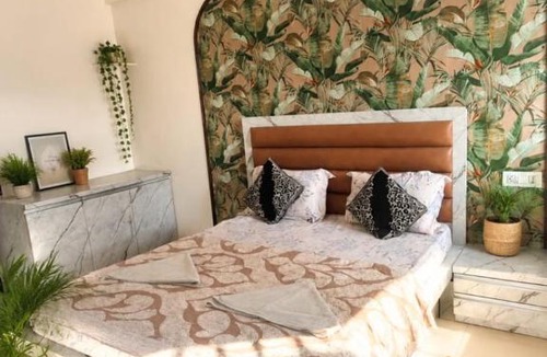 Aundh Apartment | LuxeBnb - The Olive Maple Room