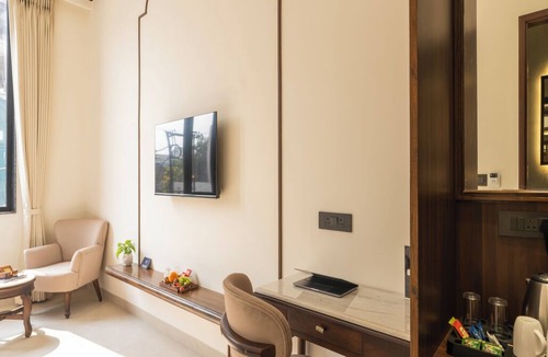 Sigra Hotel | Luxuria Varanasi by Moustache