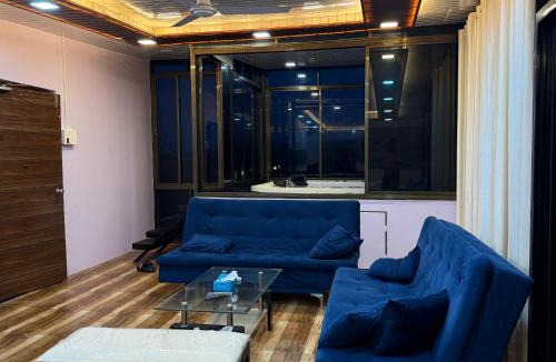 Ponda Apartment | Luxurious big Room with jacuzi