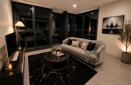 Lidcombe Hotel | Luxurious City Skyline View near Accor Stadium
