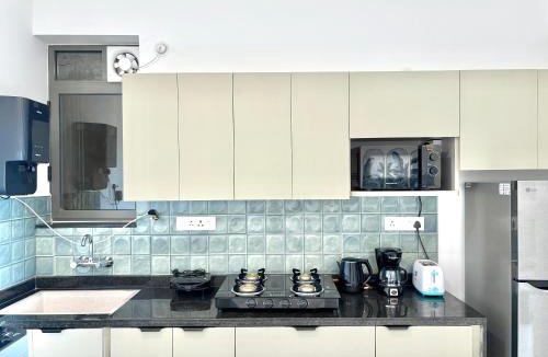 Sainagar Apartment | Luxury 1BHK Couple Stay - Walk to Candolim Beach