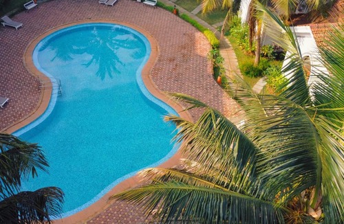 Arpora Villa | Luxury 2 BHK Villa with Swimming Pool, Garden & Lake View