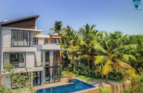 Grand Morrod Villa | Luxury 5 BHK Villa in North Goa With Private Pool & Jacuzzi