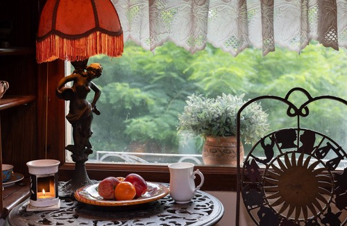 Andheri West Apartment | LUXURY APARTMENT IN GREAT LOCATION