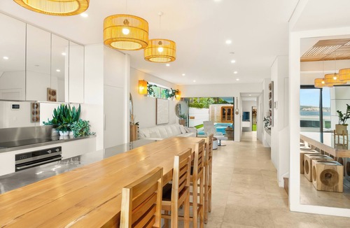 North Curl Curl House | Luxury Beach Home Pool Ocean Views Walk to Beach
