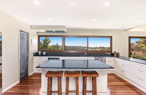 North Avoca House | Luxury beach home, suits families,with heated pool,spa,toys,trampoline