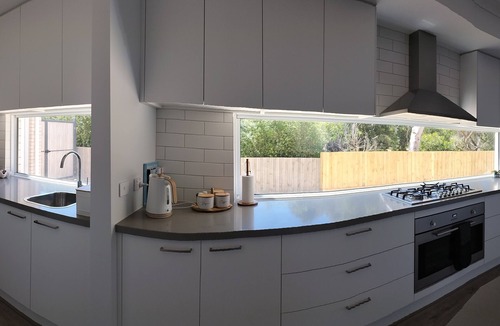 Indented Head House | Luxury Beach house double story sleeps 14 - 2 minutes to beach