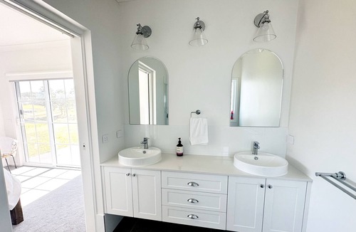 Newee Creek House | Luxury beach town living for the whole family!