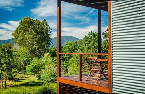 Bellingen Cabin | Luxury cabins on 7.5 acres of beautiful gardens, forest and waterways.