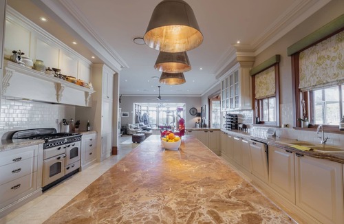 Chatsbury House | Luxury country living 2.5 hours from Sydney