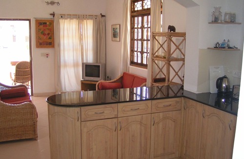 Varca House | Luxury Detached 2 Bedroom 2 Bathroom Poolside Beach Bungalow, 200 meters Beach