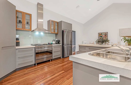 Moama House | Luxury Home with Pool | Murray River | 4BR