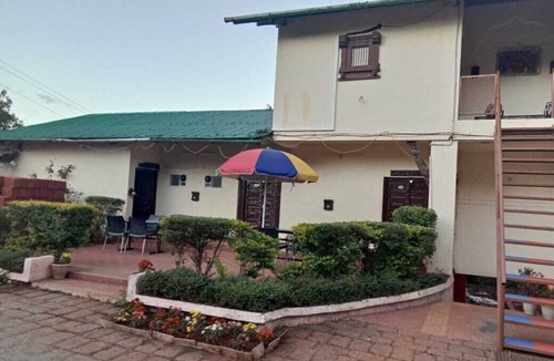 Mahabaleshwar House | Luxury Mountain View rooms with balcony