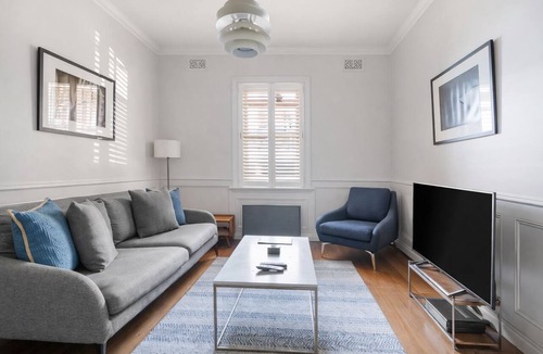 Millers Point Apartment | Luxury Spacious 3BR Family Home Walk To Harbour Bridge/Opera House& CBD