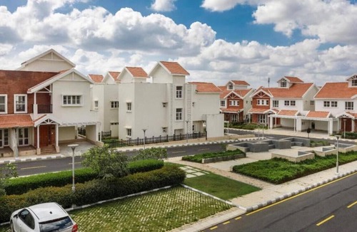 Anagalapura Villa | Luxury Villa at Prestige Augusta Golf Village.