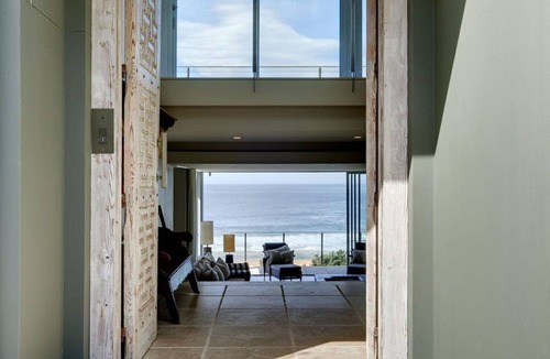 Killcare House | Luxury Villas Killcare Beach House (Walk to the beach)