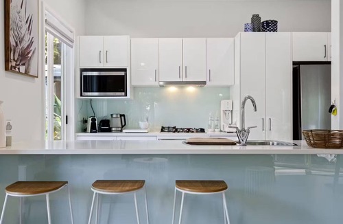 Macmasters Beach House | Luxury Villas Stone's Throw at Macmasters (Walk to the beach)