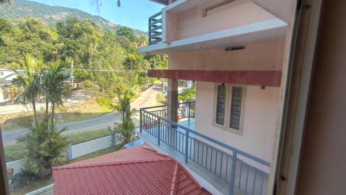 Udumbanchola Hotel | M J Resorts and Homestay