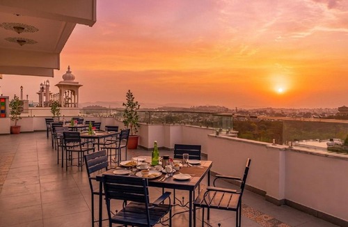 Udaipur Hotel | Maan Vilas Swimming Pool Boutique Hotel in Udaipur