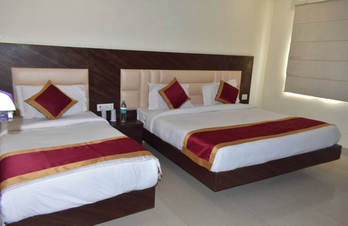 Vrindavan Hotel | Madhav Dham Vrindavan