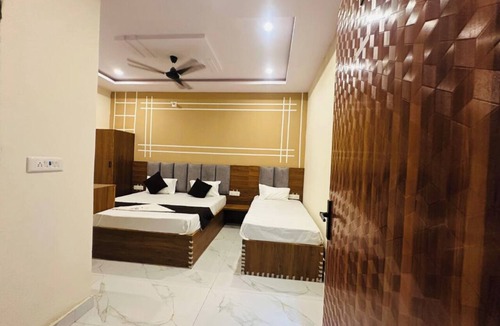 Vrindavan Hotel | Madhav Dham Vrindavan