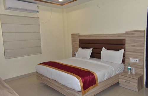 Vrindavan Hotel | Madhav Dham Vrindavan