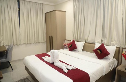 Amarnath Hotel | Madhu's Palace